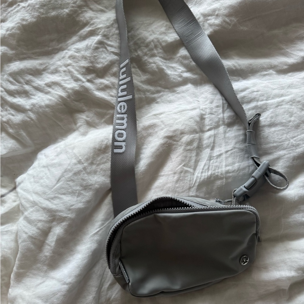 lululemon belt bag